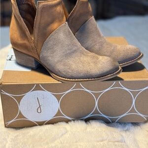 Stylish Tan and Gray Ankle Boots